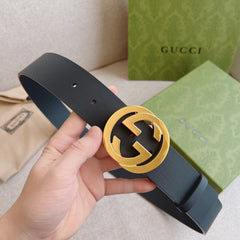 Elegant Black Buckle Belt