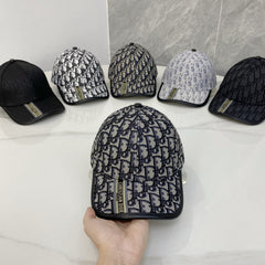 Classic Jacquard Curved Brim Hat
