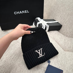 Black Ribbed Knit Beanie